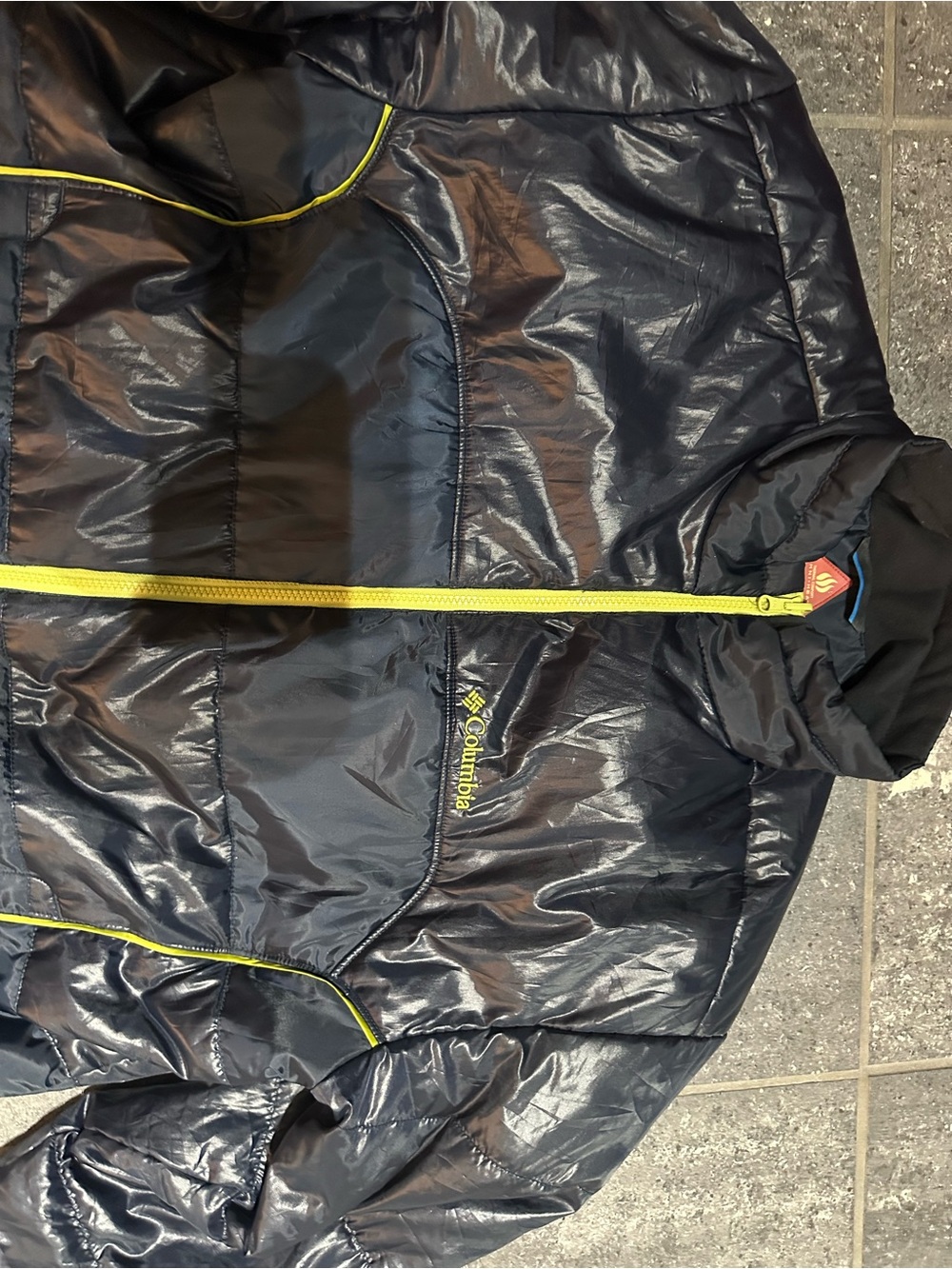 Columbia omni-shield men’s blue Puffer Jacket with Yellow Trim